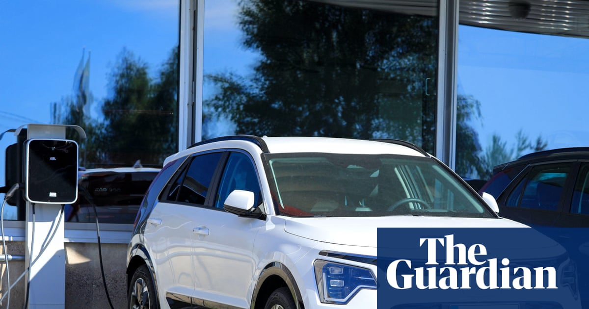 UK urged not to further weaken EV rules as CO2 impact revealed