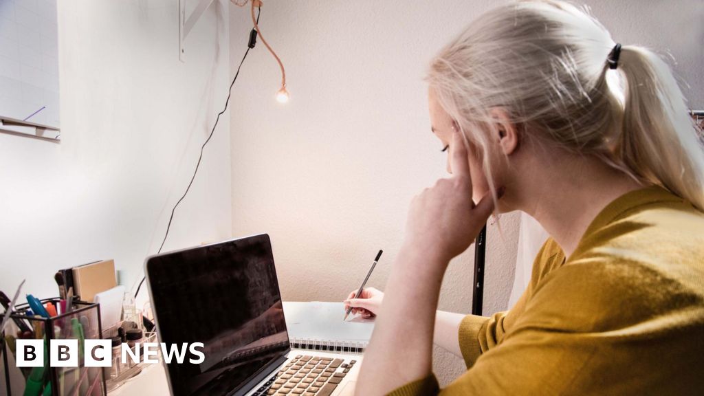 Why are some students claiming Covid compensation from universities?