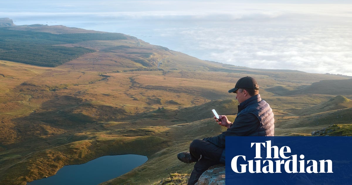 Four in 10 struggle to access mobile signal on the move in the UK