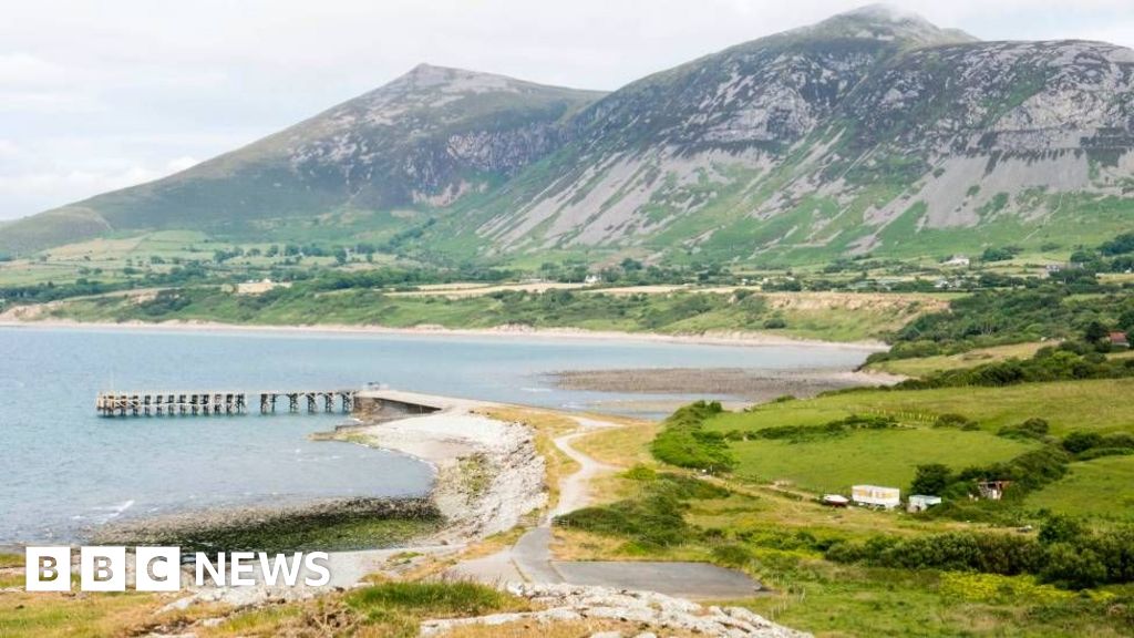 Only Welsh speakers should live on new housing estate, local council says