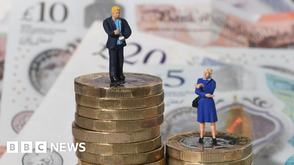 Gender pay gap won't close for another 30 years, warns TUC