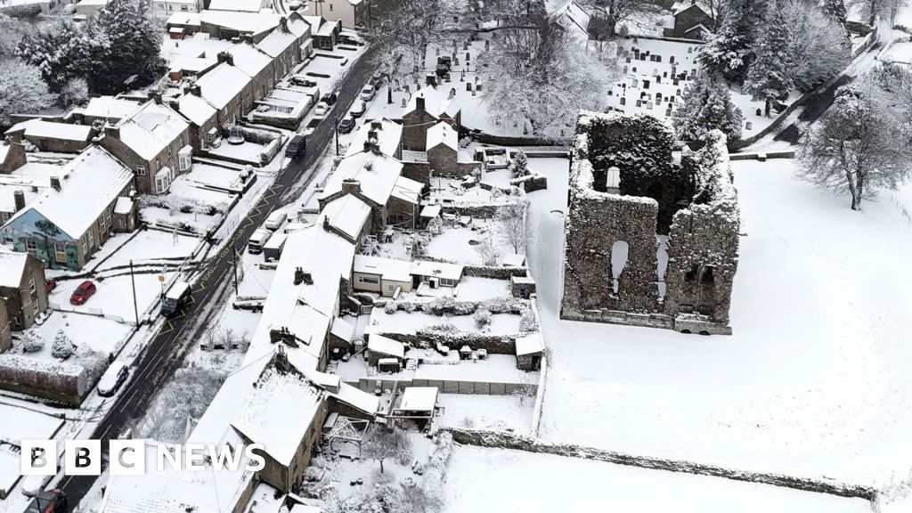 Cold health alert issued as temperatures fall across the UK