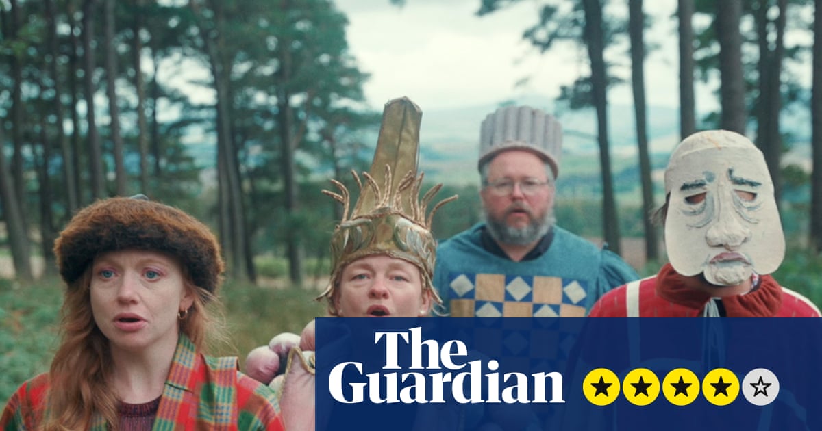 Hen Ogledd: Discombobulated review – a manifesto for collective action from Richard Dawson’s folk-rockers