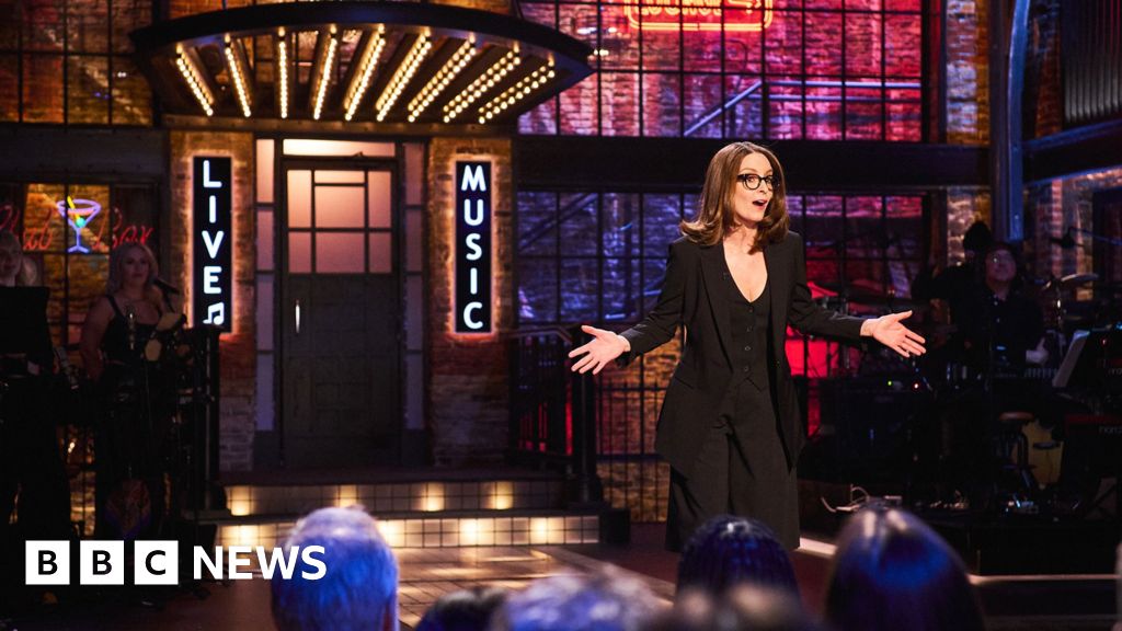 What did critics think of Saturday Night Live UK's debut?