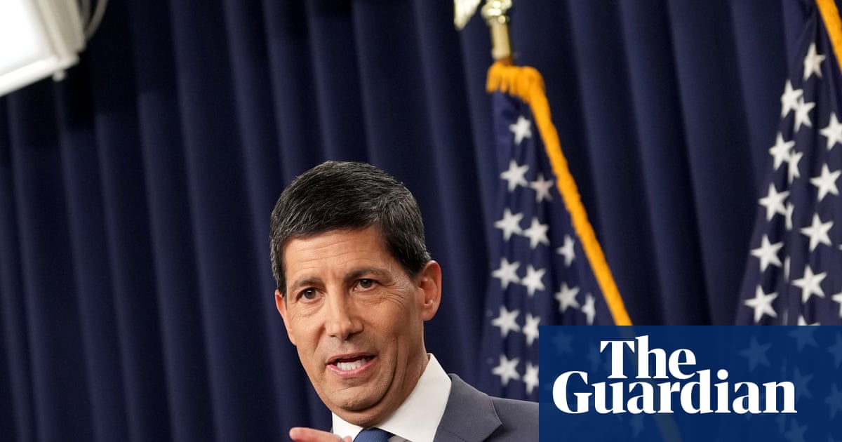 US borrowing costs hit 19-year high as Fed holds interest rates