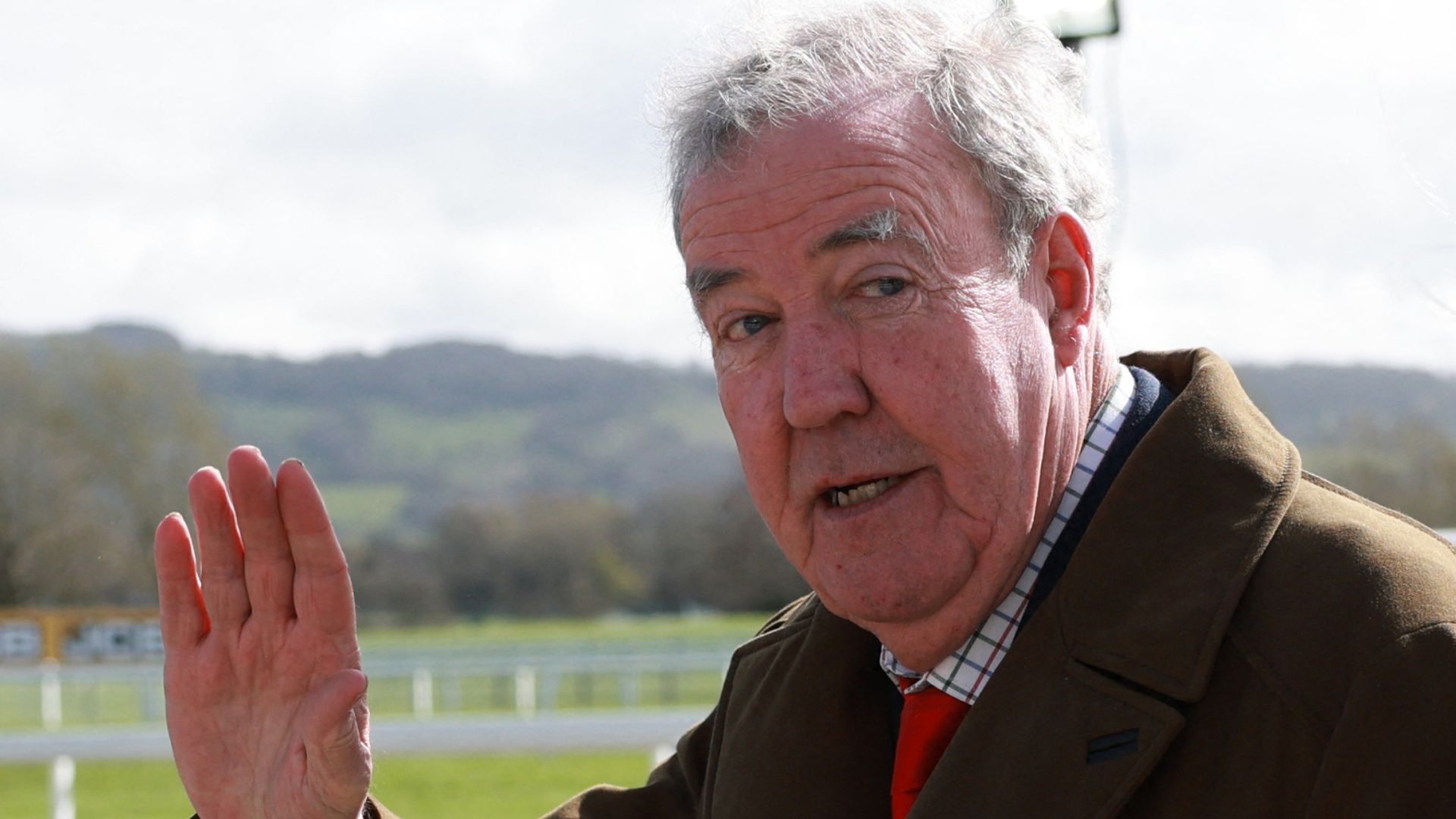 Jeremy Clarkson reveals 'aggressive' cancer diagnosis