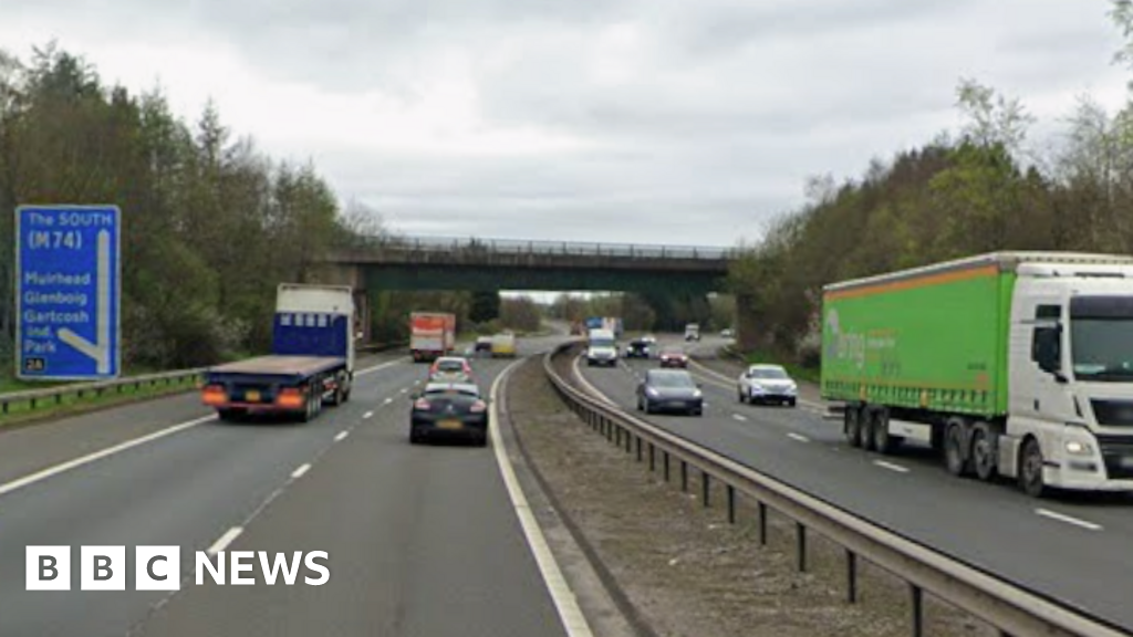 Five taken to hospital after 15-vehicle crash on motorway