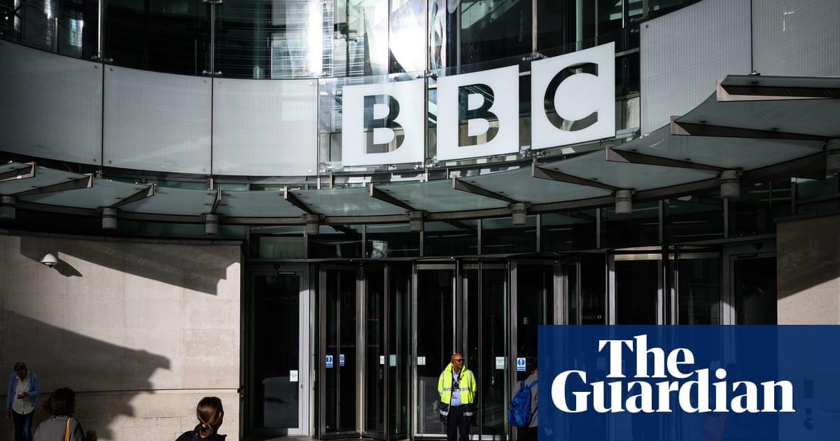 BBC to pursue cuts of up to £600m as bosses point to fall in licence fee income