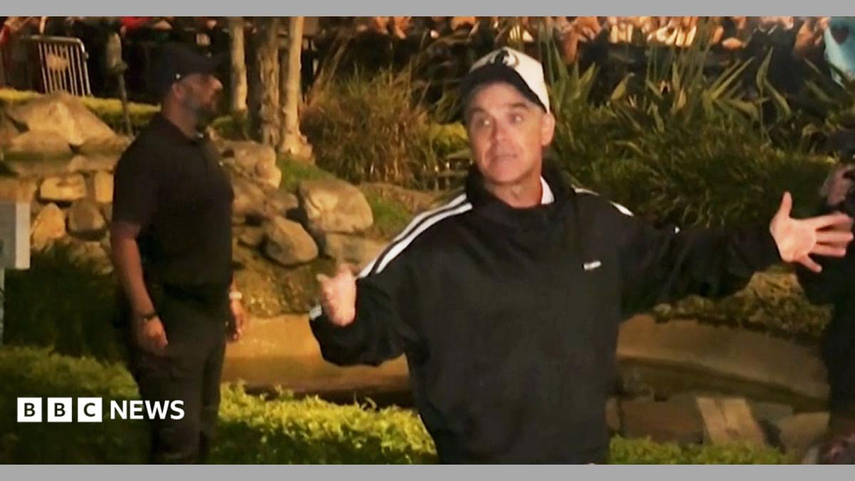 Robbie Williams' surprise singalong after Peru gig cancelled