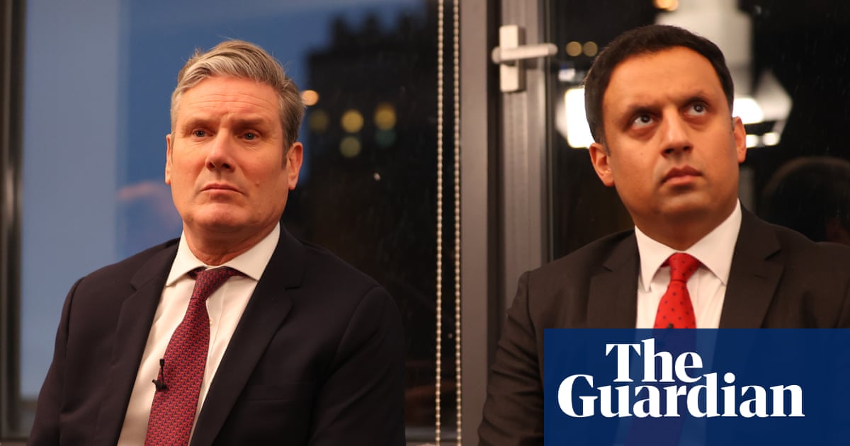 Sarwar gambles on break with Starmer as Labour support slumps