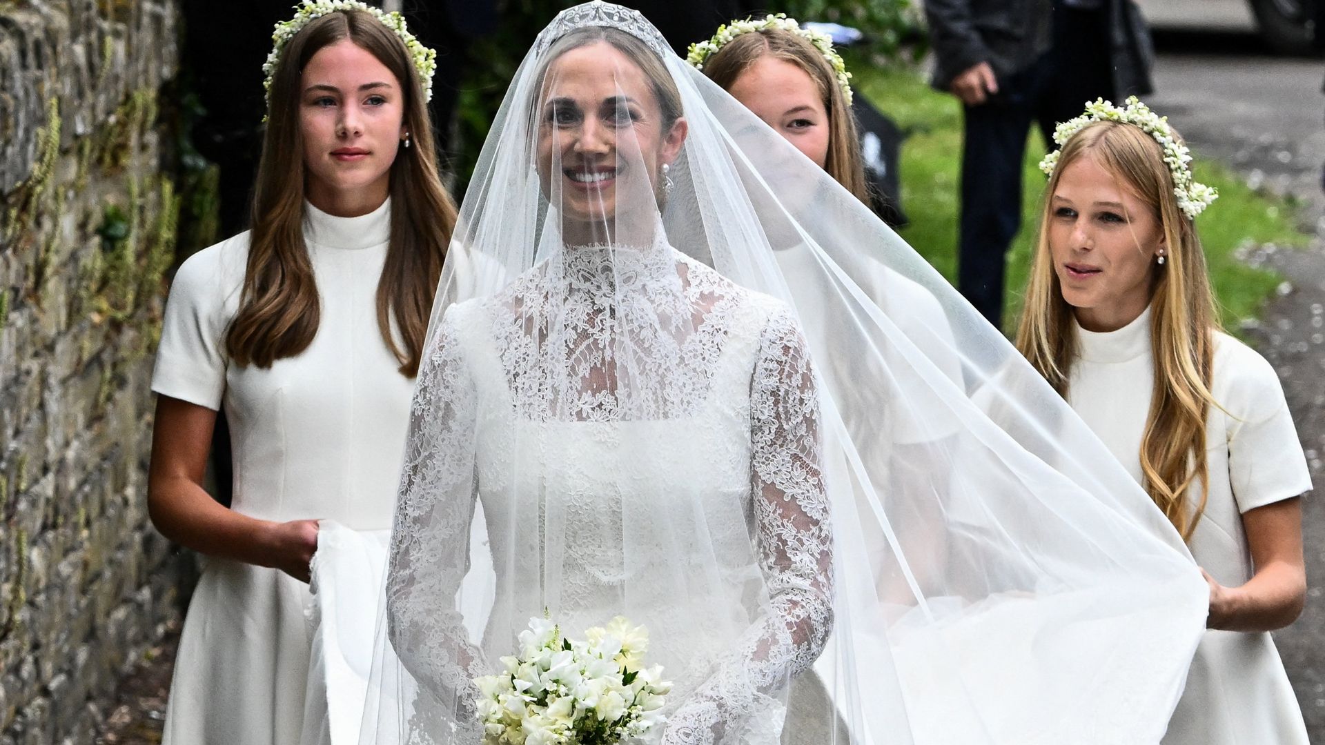 King's nephew Peter Phillips marries NHS nurse Harriet Sperling