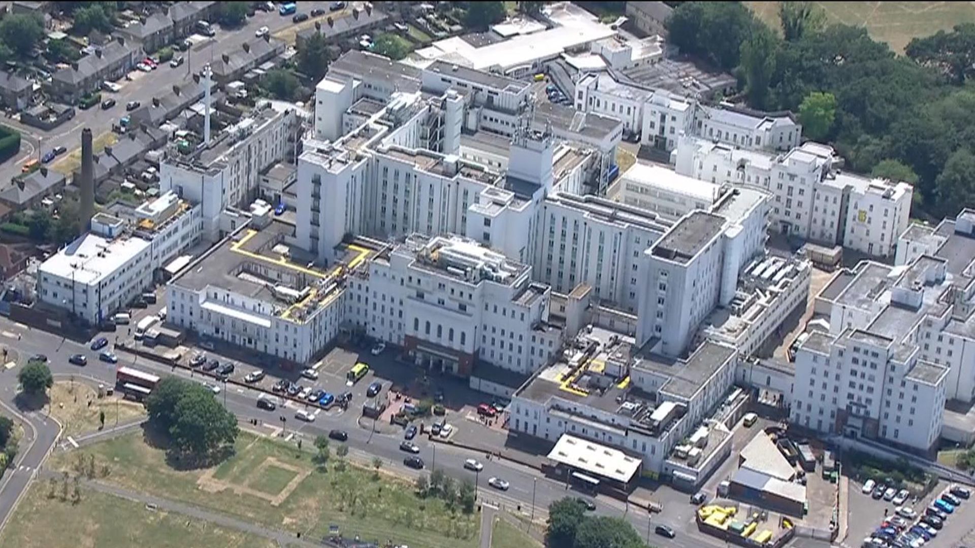Hospital consultant 'contributed to premature deaths' and caused 'severe harm'