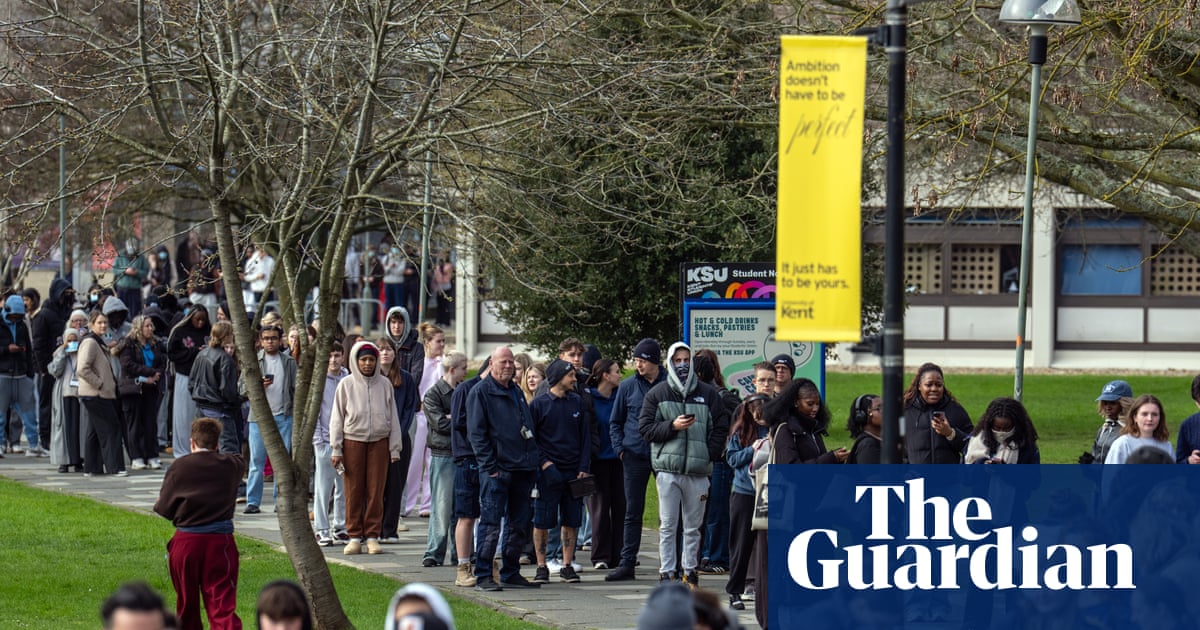 Kent students to be offered targeted meningitis B jabs after two more cases