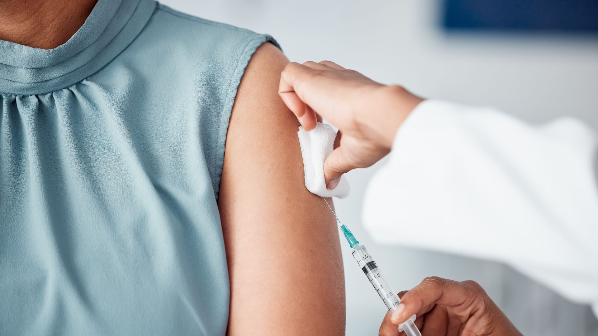 Meningitis B jab to be offered to one million young people
