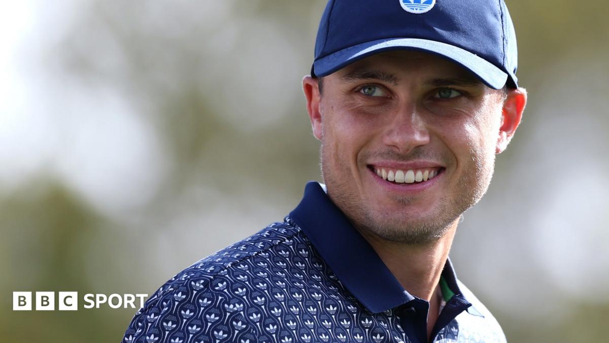 'Nervous' Aberg takes three-shot lead into Players final round