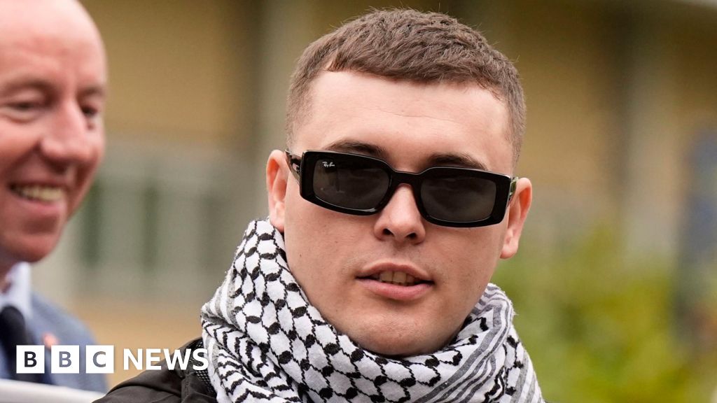 UK government loses appeal over quashed Kneecap terror charge