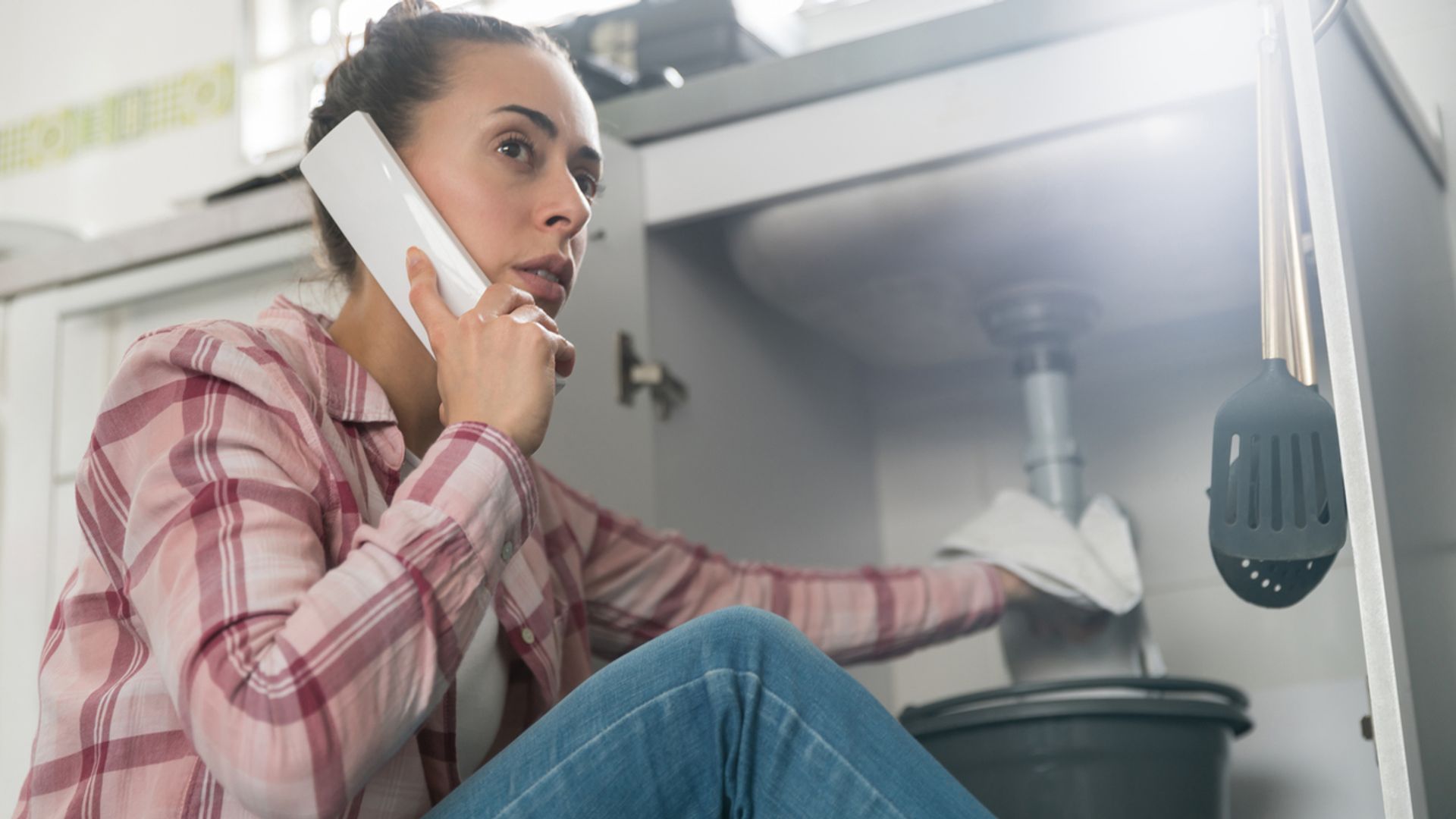 'I booked an emergency plumber and cancelled minutes later but they've still charged me £270'