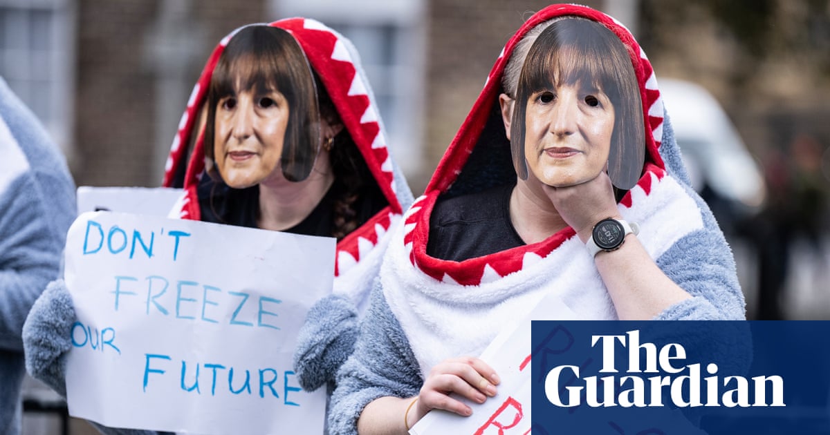 Student loan crisis in England and Wales is a scam on graduates, say MPs