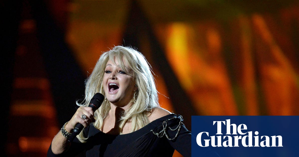 Bonnie Tyler in induced coma after emergency intestinal surgery