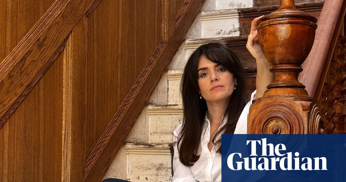 ‘We lost £14,000’: can a new clampdown stamp out cowboy builders?