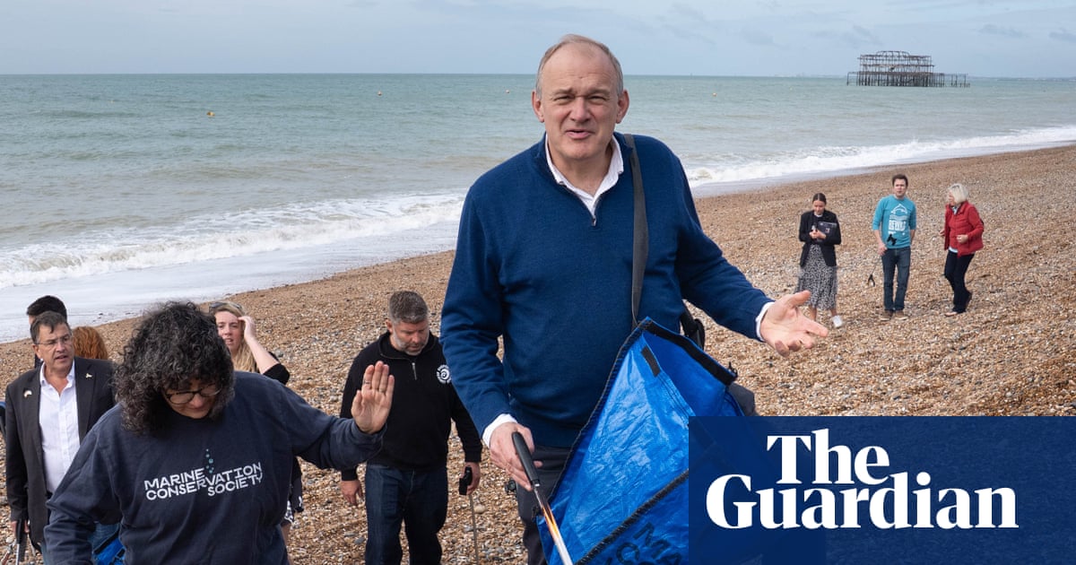 Ed Davey promises £17bn income tax cut if Lib Dems are elected