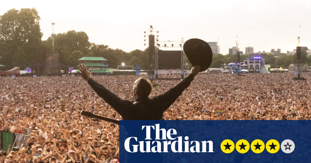 Garth Brooks review – swooning fans turn out for British Summer Time’s hottest ticket