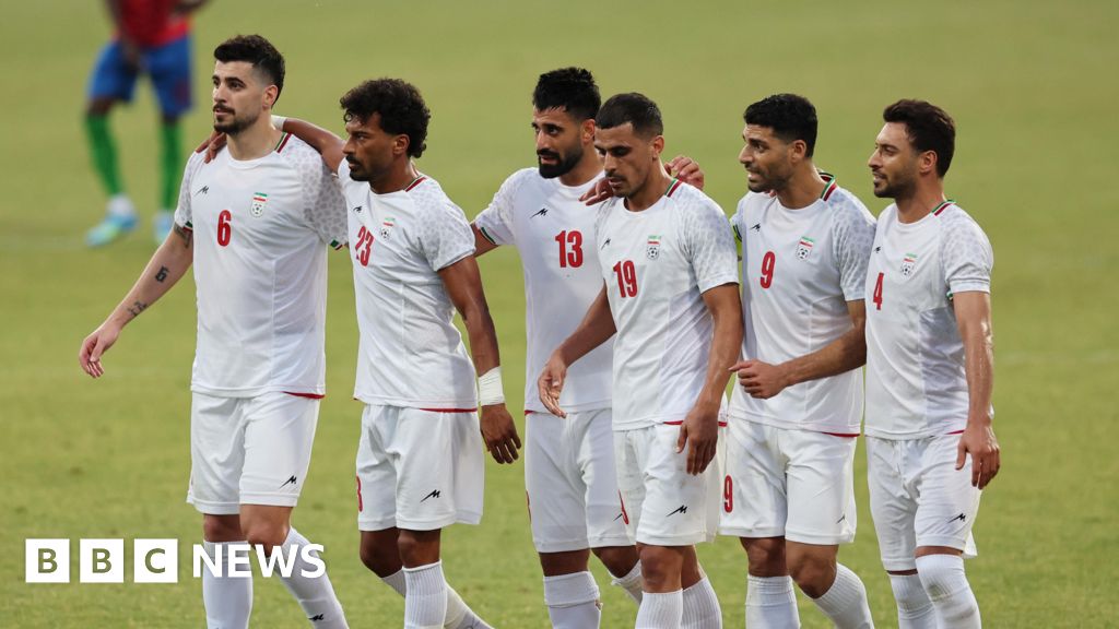 Iran says staff blocked from entering US after players given World Cup visas