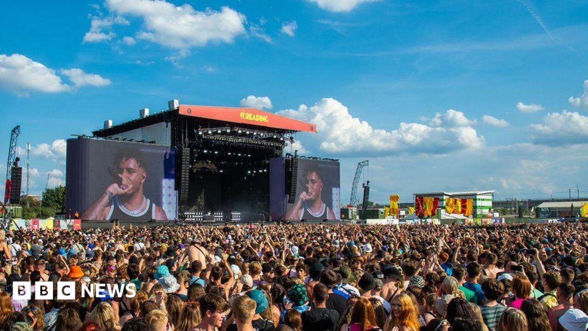 Reading Festival applies for main stage music on a fourth day