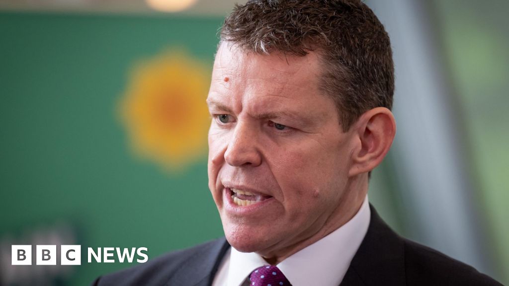 Public don't expect a difference to NHS waiting lists in 100 days - Plaid leader