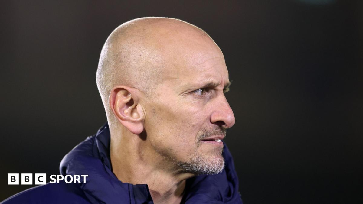 Head coach Dickens leaves Newcastle Red Bulls