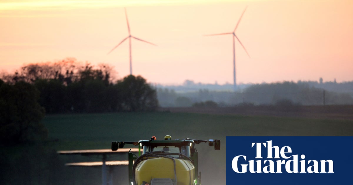Campaigners demand action to break UK’s ‘addiction’ to controversial herbicide