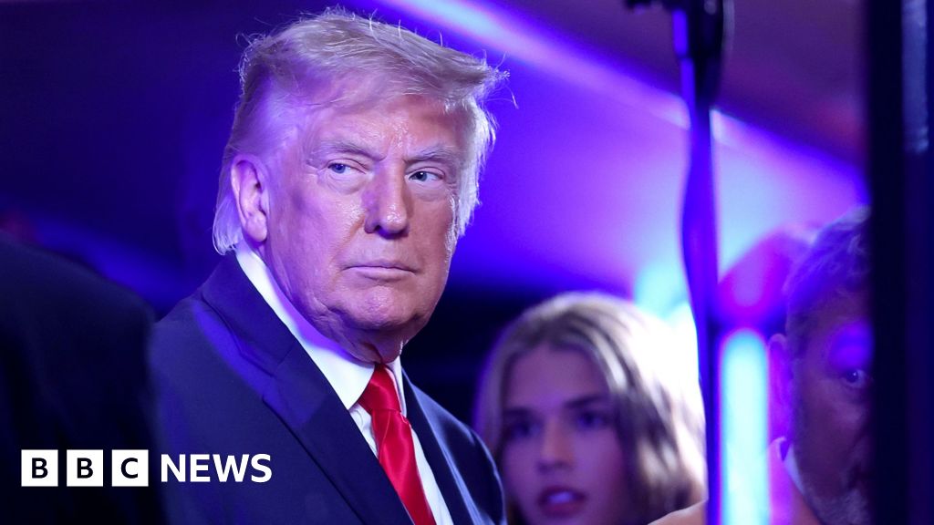 Trump booed in New York as he becomes first US president to attend NBA Finals