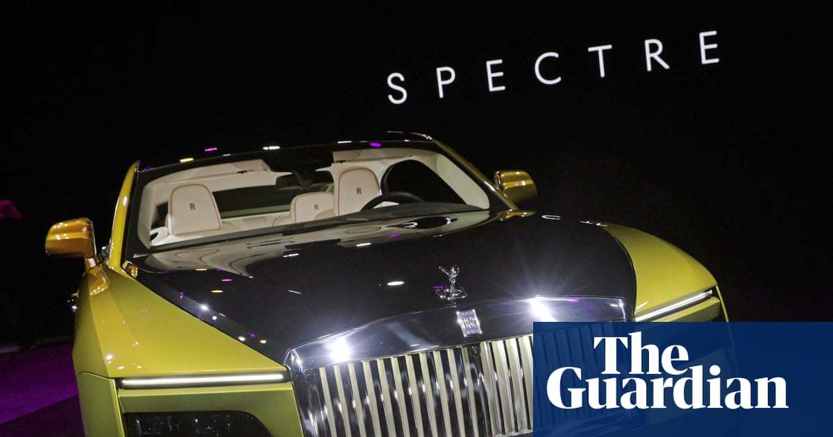 Rolls-Royce scraps goal to go all-electric by 2030