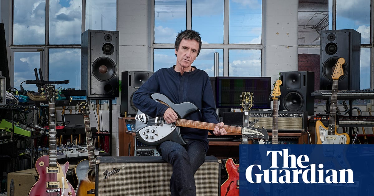 Johnny Marr to auction off dozens of guitars heard on Smiths classics such as This Charming Man