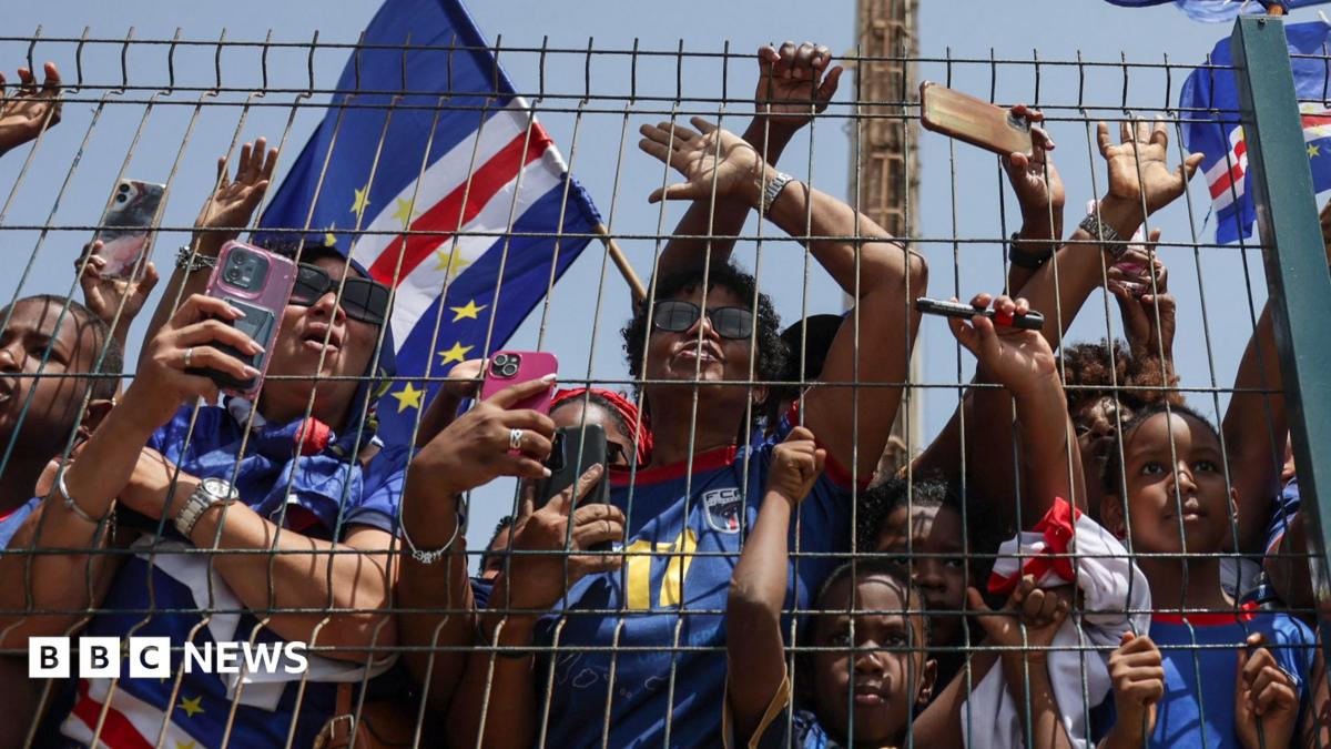 Thousands welcome home Cape Verde footballers after stunning World Cup run