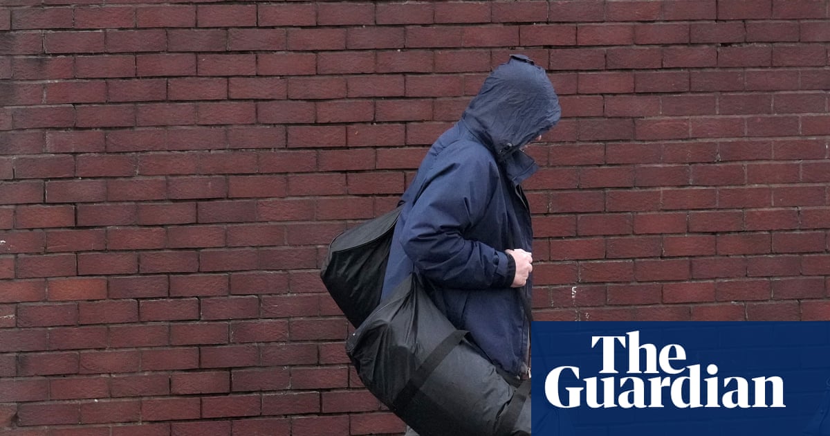 Prisons are full - who should be released early? – podcast