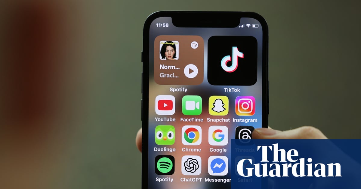 What are the UK government’s plans to regulate social media for under-16s?
