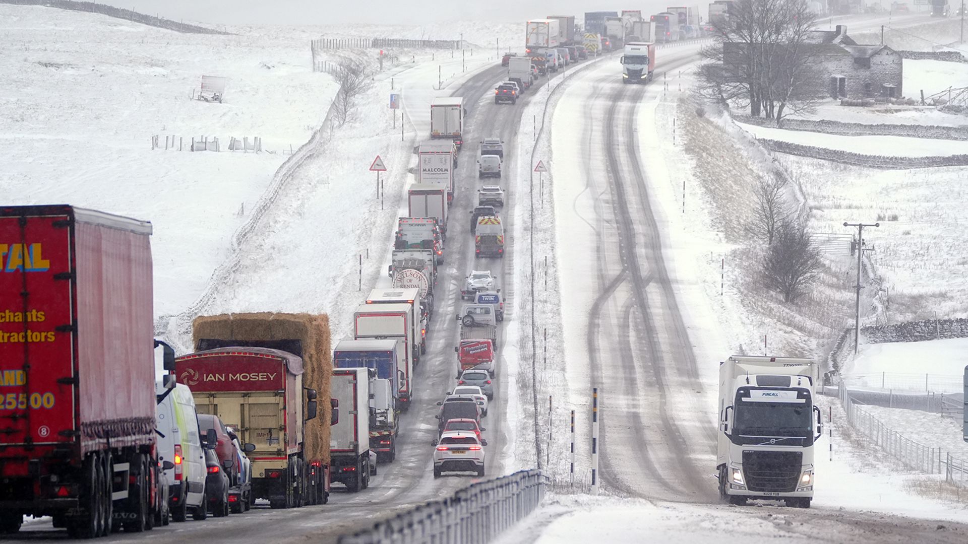 New weather warnings for snow and ice issued for large swathes of UK