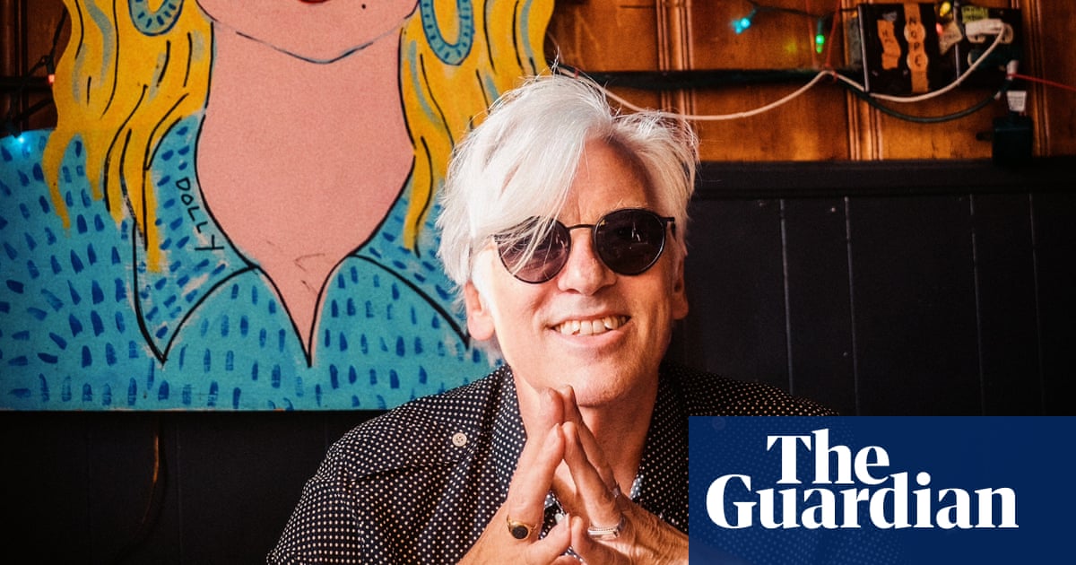 ‘I was a self-centred, entitled little horror ... arguably I still am’: cult psych rocker Robyn Hitchcock talks to Stewart Lee
