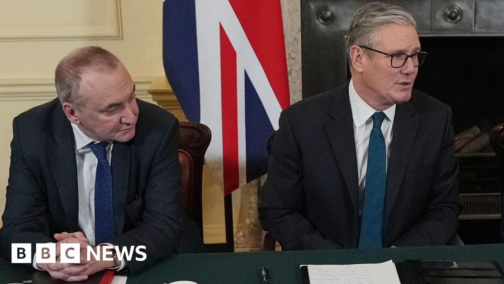 Where does sacking of Civil Service head leave Sir Keir Starmer?