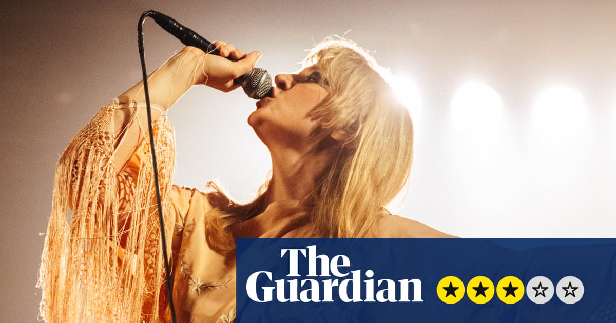 Teeth ’n’ Smiles review – Self Esteem makes a mesmeric rock star but the drama doesn’t dazzle