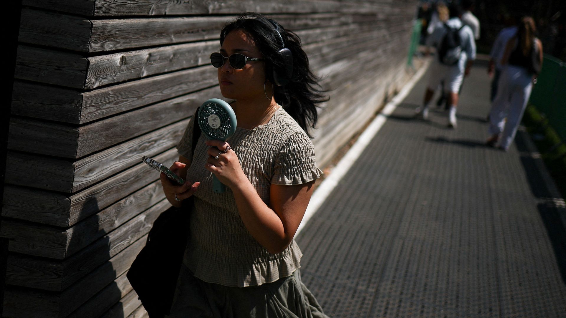 Electricity operator issues historic summertime plea for power as temperatures to soar