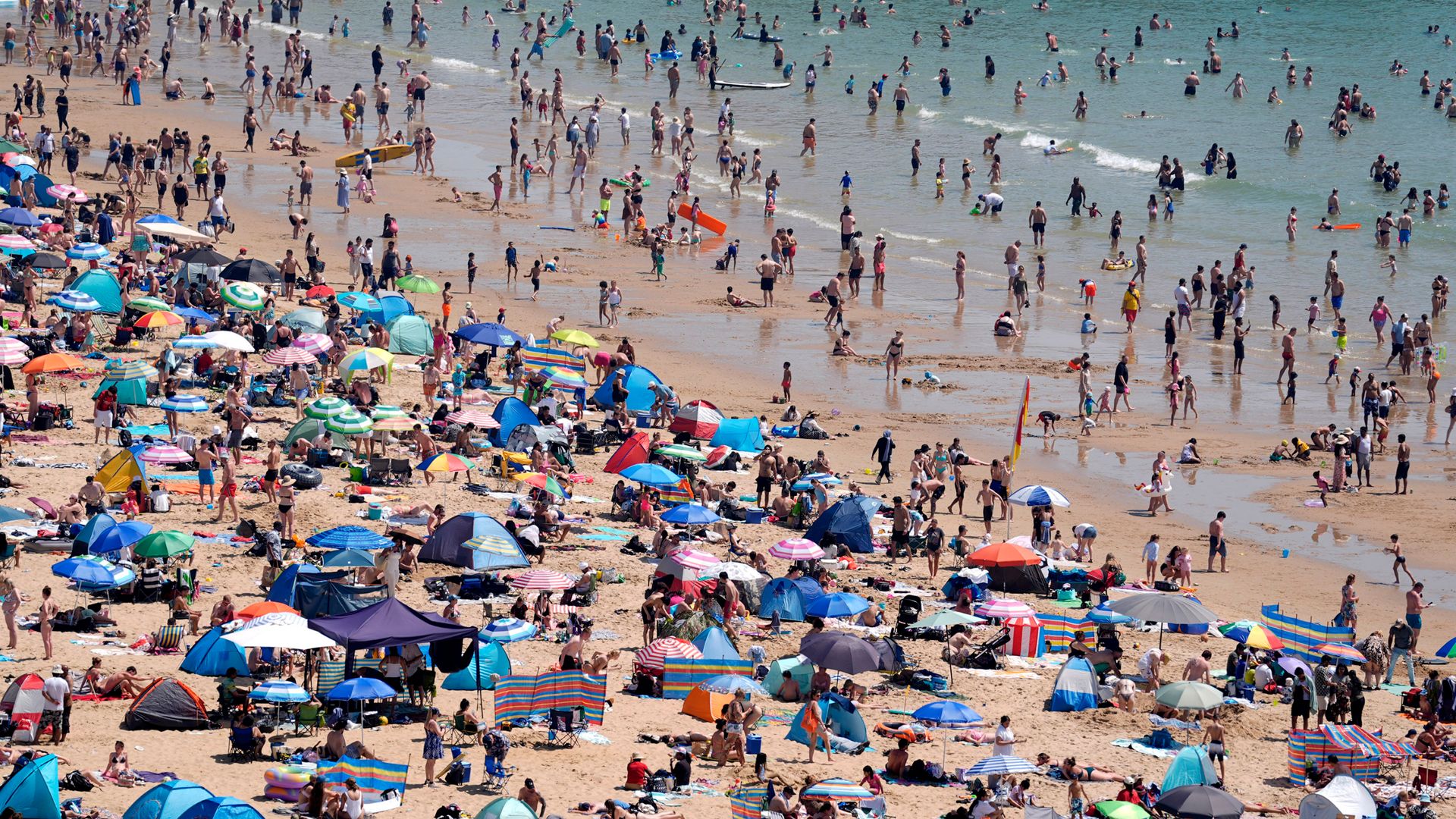 Extreme UK marine heatwaves could 'reduce water quality and pose health risk to Britons'