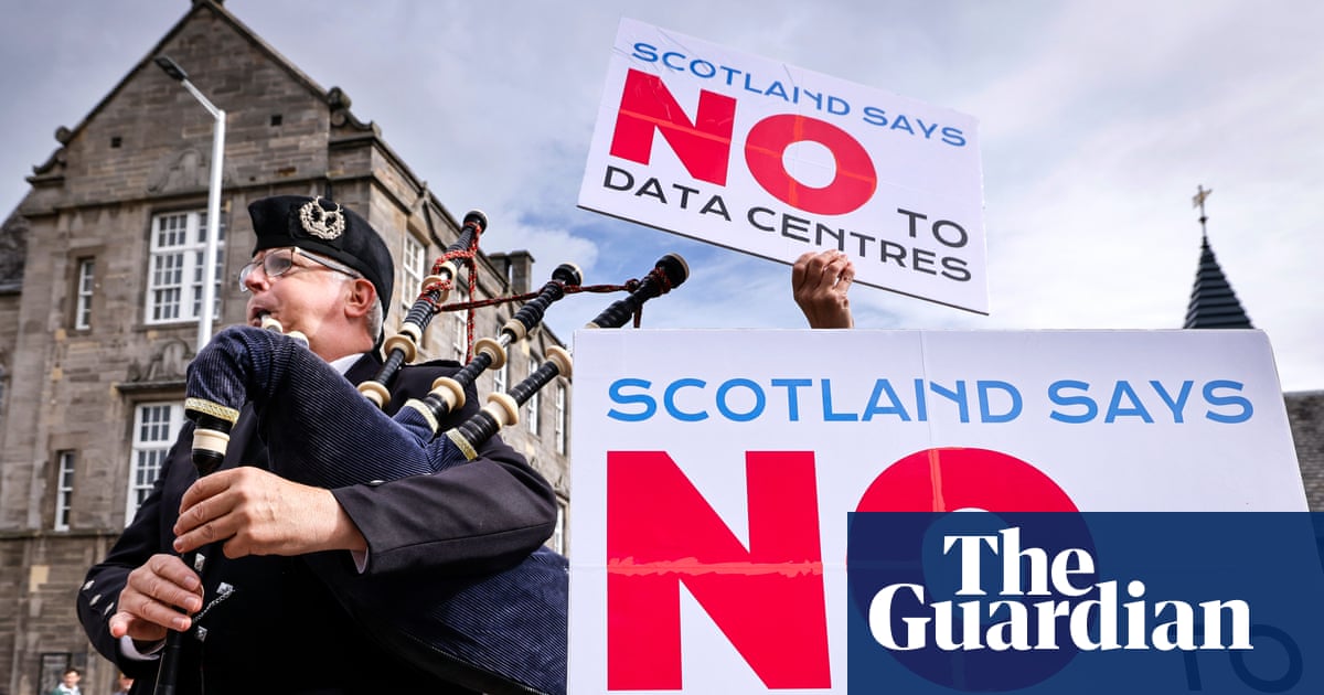 Hundreds gather to urge Scottish government to pause datacentre boom