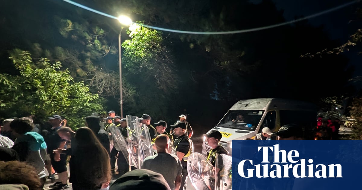 No 10 condemns ‘thuggish’ far-right activists after Portsmouth unrest