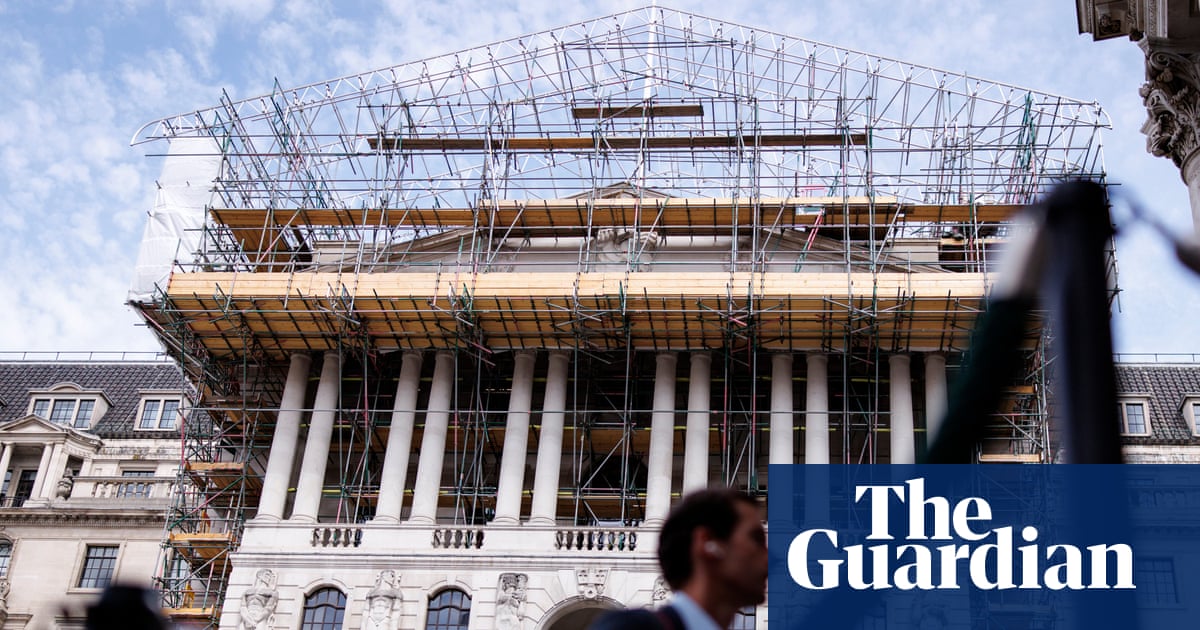 UK economic growth slows down as Iran war pushes up energy prices