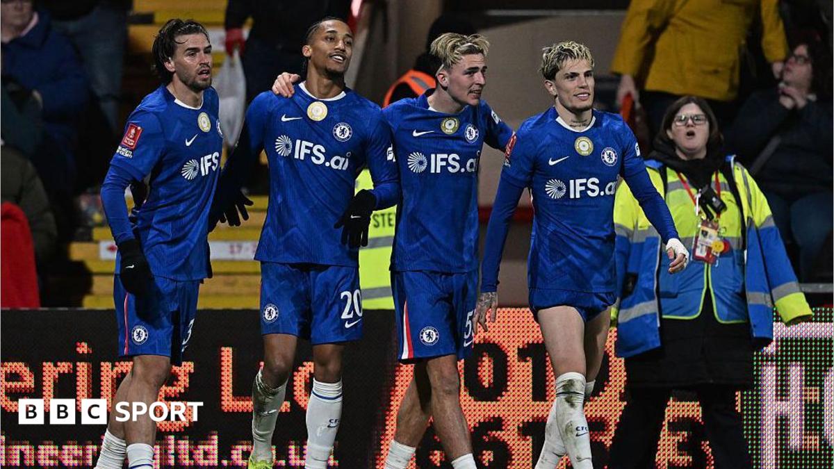 'Risk you take' - Rosenior explains Chelsea rotation
