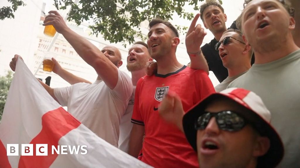 England fans arrive in Dallas for game against Croatia