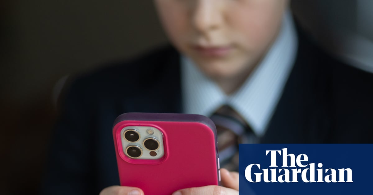 ‘Close to zero impact’: US study casts doubt on effect of phone ban in schools