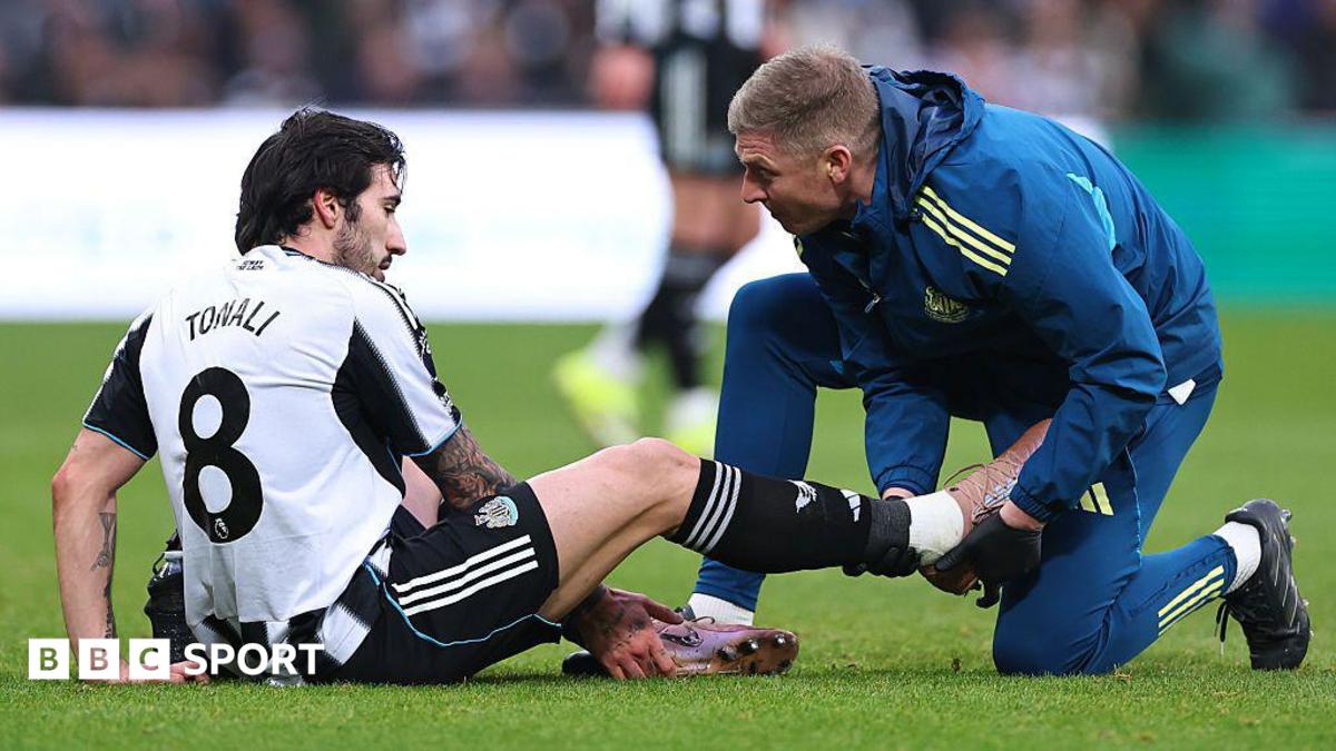 Fifa wants injured players to stay off for one minute